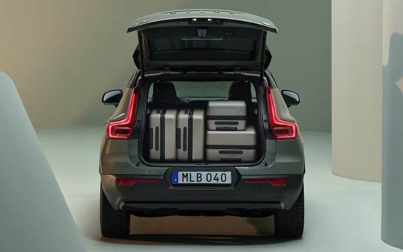 Volvo XC40 Recharge Pure Electric รุ่นย่อยใหม่ ขับหลัง ราคา 1,990,000 บาท