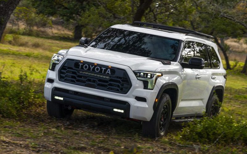 Toyota Sequoia 2023 ลุคใหม่อย่างเฟิร์ม ไม่มี V8 แต่ทรงพลังมาก