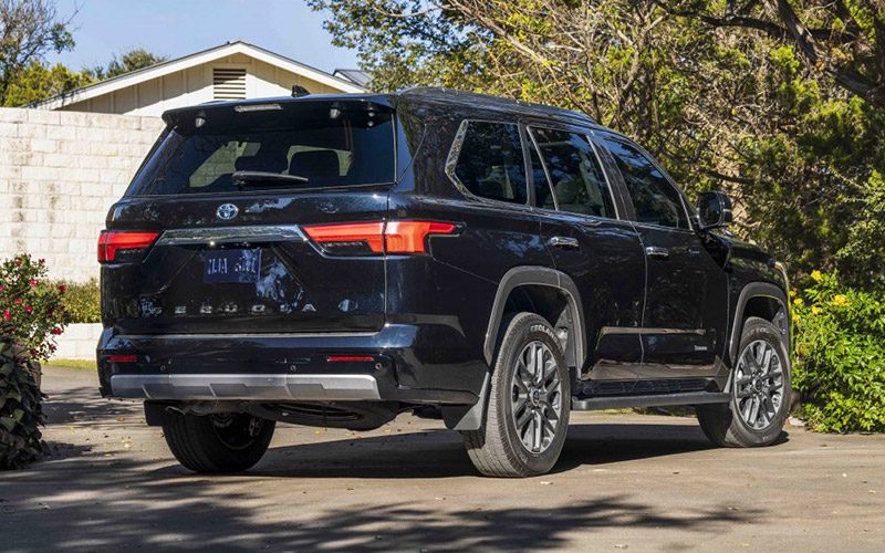 Toyota Sequoia 2023 ลุคใหม่อย่างเฟิร์ม ไม่มี V8 แต่ทรงพลังมาก