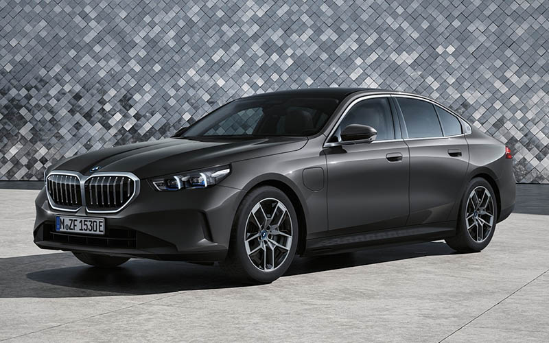 BMW 5 Series 2023 เปิดตัวอย่างเป็นทางการ คาดเข้าไทยปีหน้า