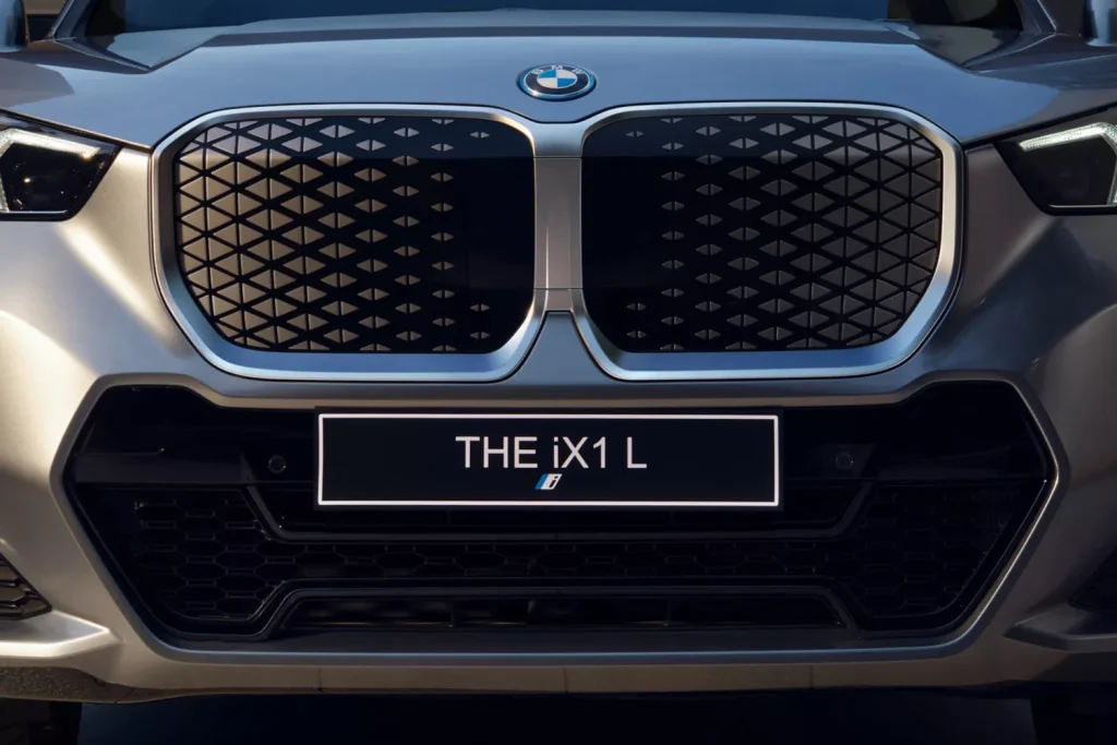 BMW iX1 L 2025 พรีเมียม EV Crossover ที่ครบเครื่องเทคโนโลยี