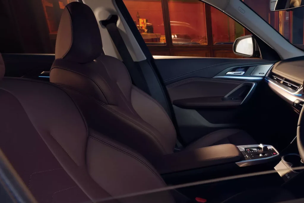 BMW iX1 L 2025 พรีเมียม EV Crossover ที่ครบเครื่องเทคโนโลยี