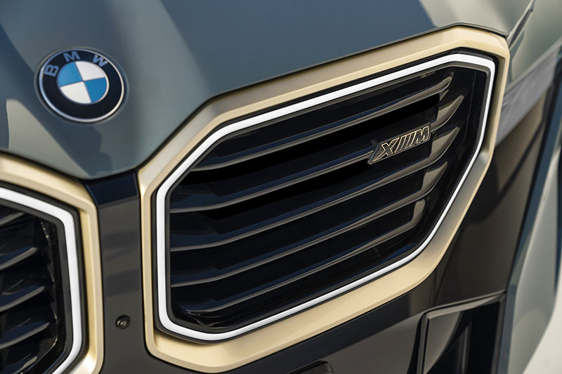 BMW XM 2023 รถ SUV สมรรถนะสูงกับดีไซน์ที่ไม่รักก็เกลียดเลย