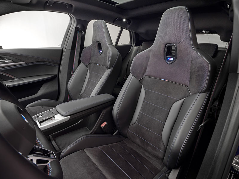 BMW iX2 xDrive30 M Sport คูเป้ไฟฟ้ายกสูง ราคา 3,399,000 บาท