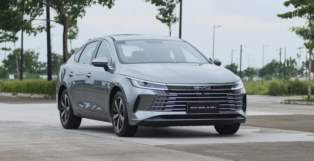 BYD Seal 5 DM i 2025 ซีดาน PHEV หรู ประหยัดพลังงาน