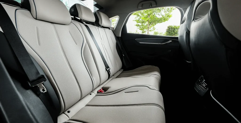 BYD Seal 5 DM i 2025 ซีดาน PHEV หรู ประหยัดพลังงาน