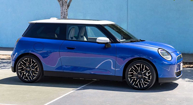 MINI Cooper 2024 สปอยล์ภาพก่อนเปิดตัวด้วยดีไซน์มินิมอล