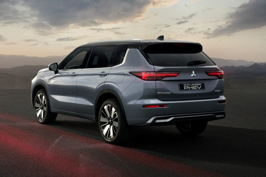 Mitsubishi Outlander PHEV 2025 – SUV ปลั๊กอินไฮบริดครอบครัว