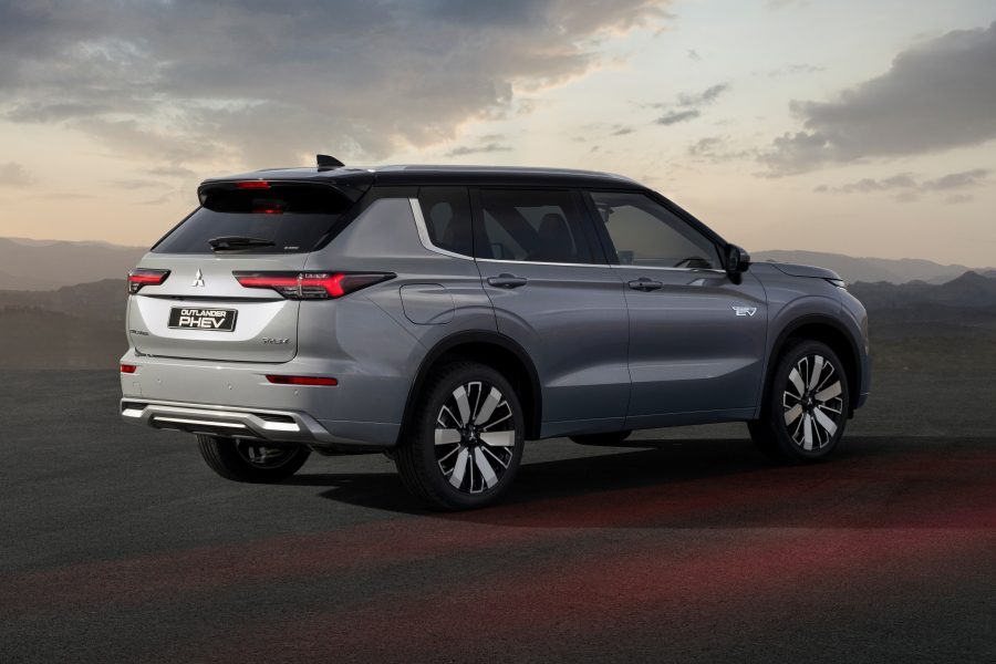 Mitsubishi Outlander PHEV 2025 – SUV ปลั๊กอินไฮบริดครอบครัว