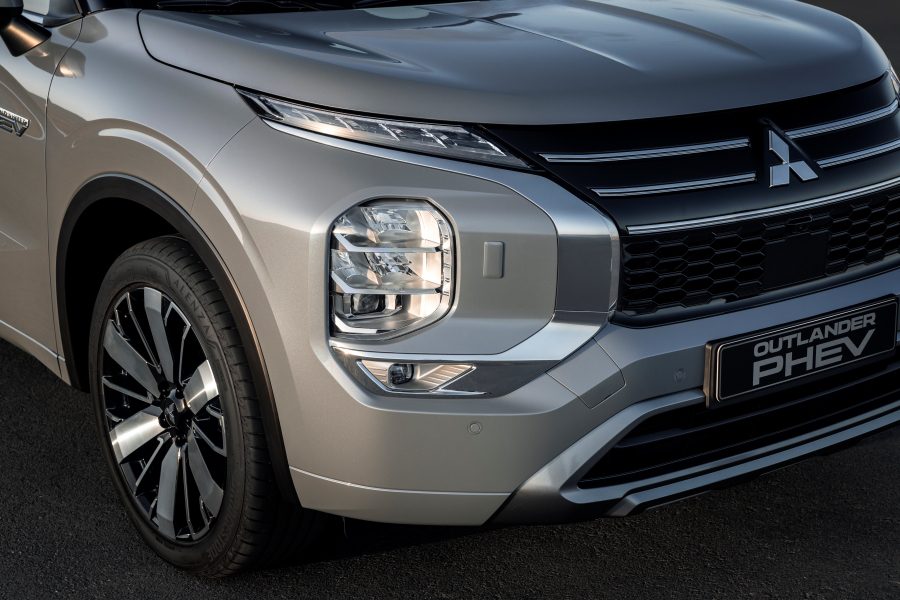 Mitsubishi Outlander PHEV 2025 – SUV ปลั๊กอินไฮบริดครอบครัว