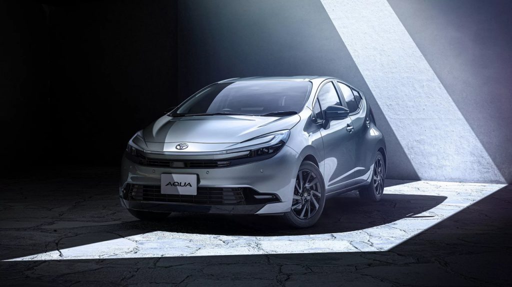 Toyota Aqua 2025 ราคา สเปก รีวิว ข้อดีข้อเสีย และคู่แข่ง