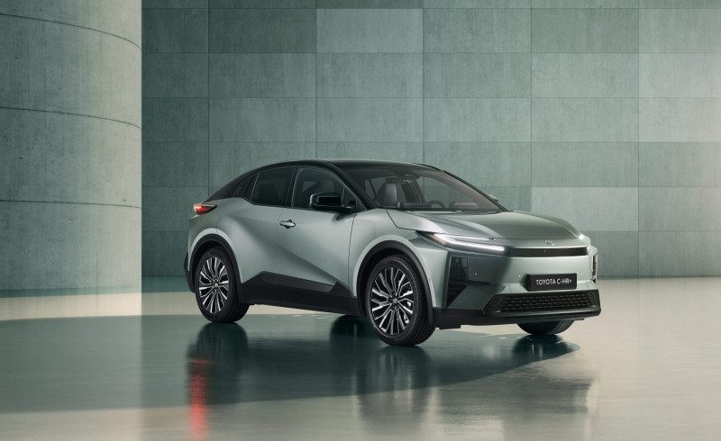 Toyota CHR EV ครอสโอเวอร์ไฟฟ้าผสานสไตล์และเทคโนโลยีล้ำสมัย