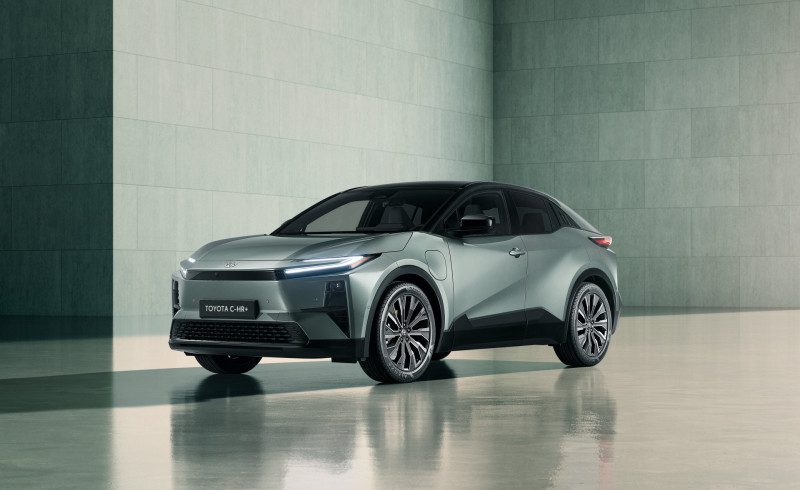 Toyota CHR EV ครอสโอเวอร์ไฟฟ้าผสานสไตล์และเทคโนโลยีล้ำสมัย