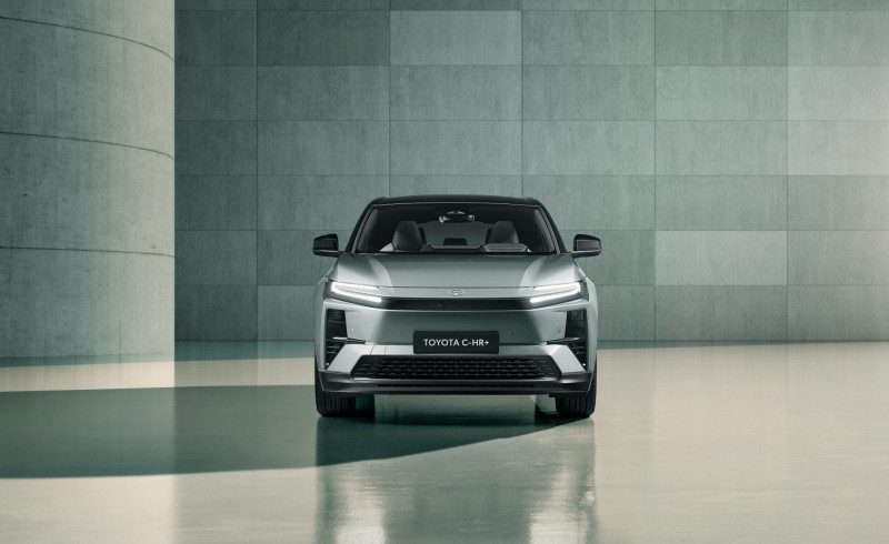 Toyota CHR EV ครอสโอเวอร์ไฟฟ้าผสานสไตล์และเทคโนโลยีล้ำสมัย