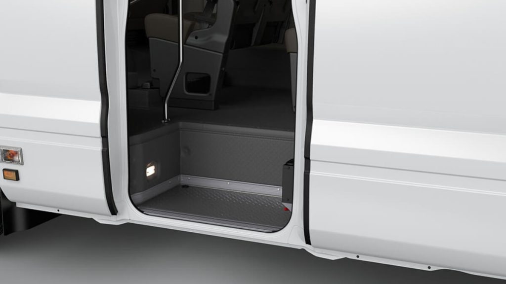 Toyota Coaster 2025 มินิบัสเอนกประสงค์พร้อมใช้งานทุกองค์กร