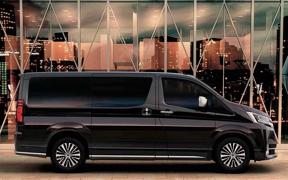 Toyota Granvia 2025 รถตู้พรีเมียม สไตล์หรูที่ไม่ธรรมดา