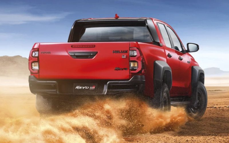 Toyota Hilux Revo GR Sport 4x4 ใหม่ เปิดราคา 1,499,000 บาท