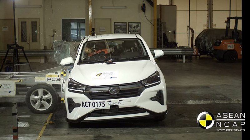 Toyota Yaris Ativ หยุดขายชั่วคราวจากปัญหาทดสอบการชนด้านข้าง