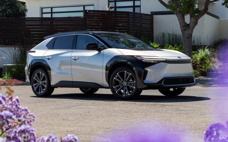 Toyota bZ4X 2024 ใหม่ อัปเกรดอุปกรณ์ ชาร์จไฟ AC ได้เร็วขึ้น