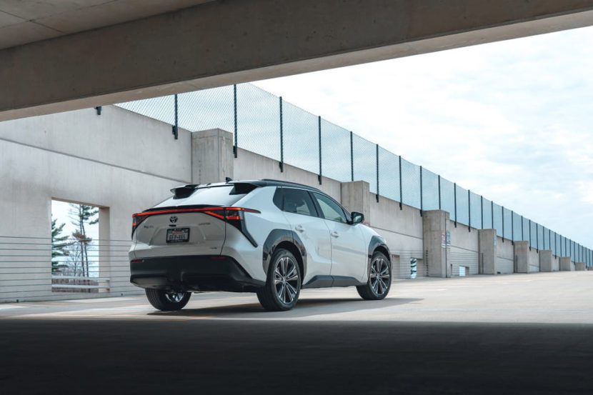 Toyota bZ4X 2025 ราคา ตารางสเปก รีวิว EV ชาร์จเร็วรุ่นใหม่