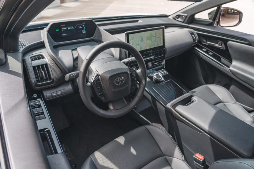 Toyota bZ4X 2025 ราคา ตารางสเปก รีวิว EV ชาร์จเร็วรุ่นใหม่