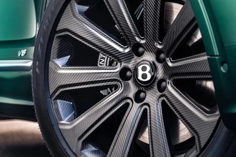Bentley เบนท์ลีย์ ล้อคาร์บอนไฟเบอร์ที่ใหญ่ที่สุดในโลก