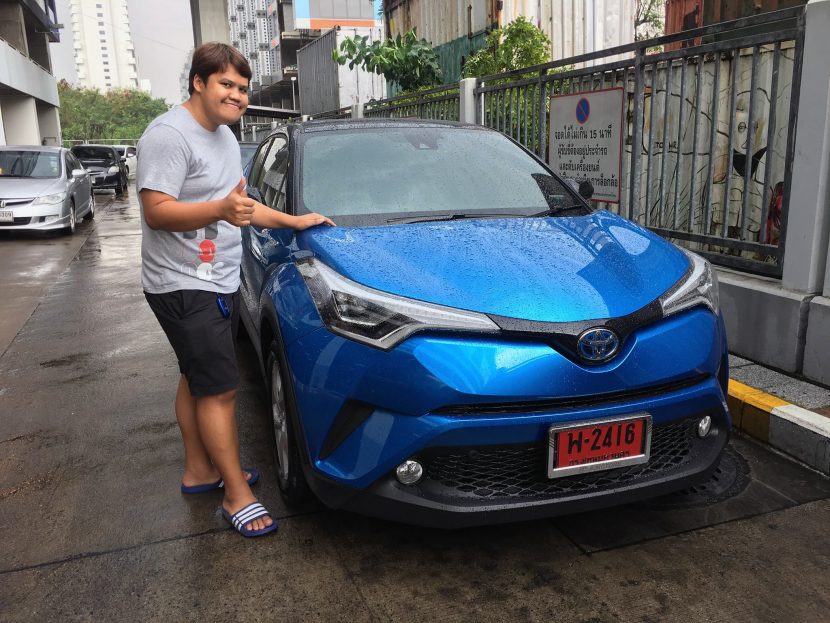 TOYOTA CHR รีวิว รุ่น HYBRID Hi กับ 10 คำถามตรง ๆ จากลูกค้าผู้ใช้งานจริง